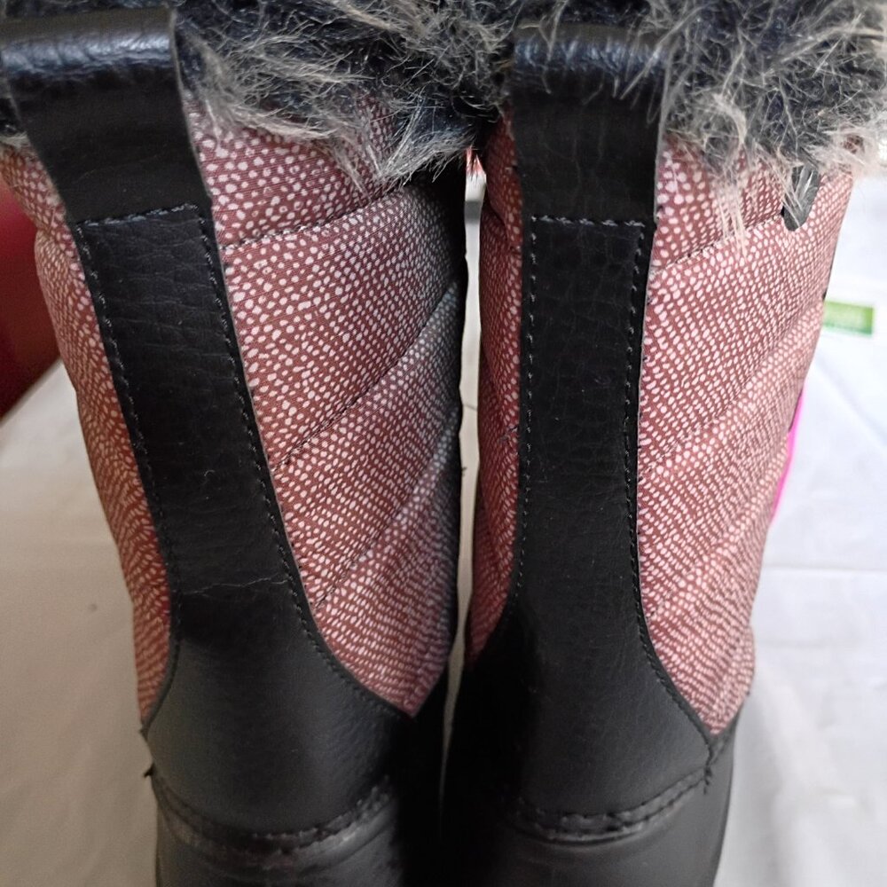 Boots - Picture 2 of 6